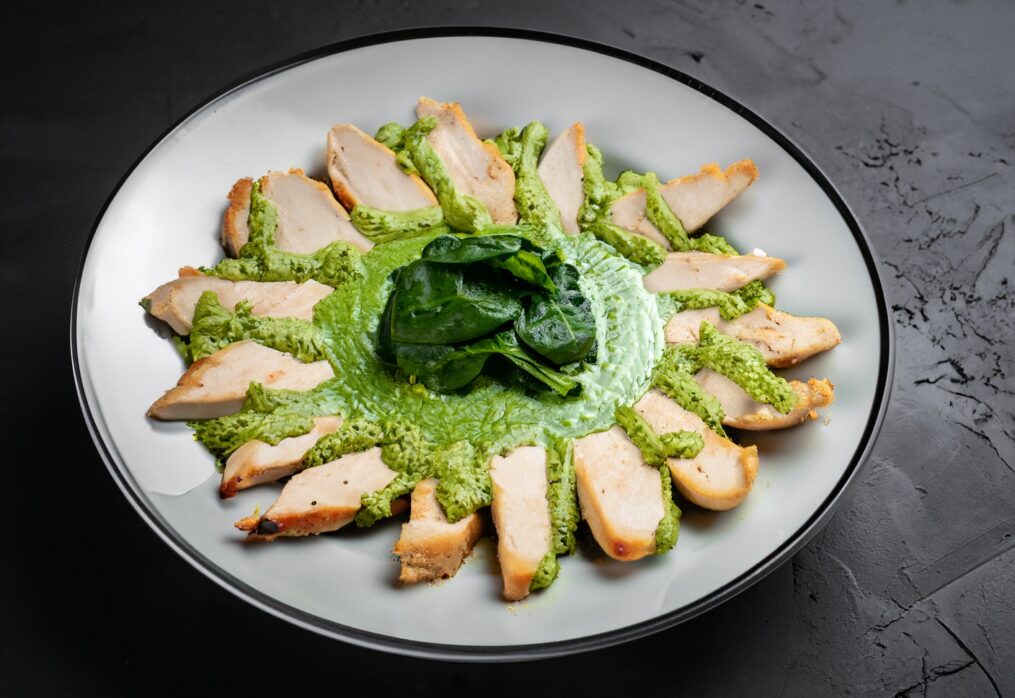 Prato Especial de Peito de Frango e Espinhafre